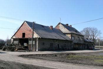 nádvorní severní průčelí traktu se zámkem od severovýchodu ( © Jan P. Štěpánek 03/2011)