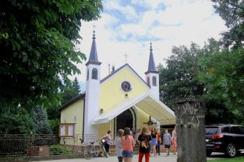 kaple sv. Anny u zámku, která měla sloužit i jako rodová hrobka Scherzovích. (© Luděk Vláčil 07/2016)