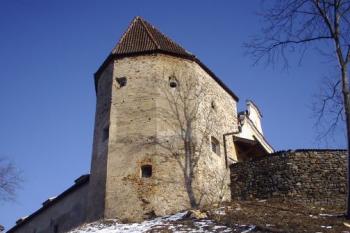 západní hradby (© Marian Repáš 2004)