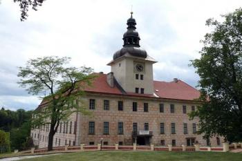 Ze zámeckého parku (© Jiří Cukr, 07/2007)