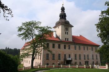 Zámek od severu ( © Ivan Grisa 06/2009)