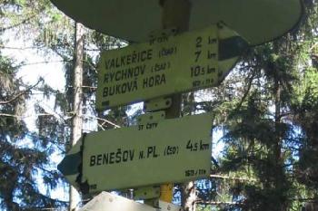Rozcestník pod rozhlednou ( © Jiří Čížek 08/2004)