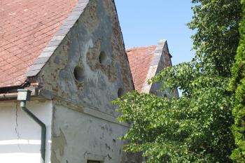 Detail dvojštítu na jižní straně ( © Dušan Dohňanský 09/2019)