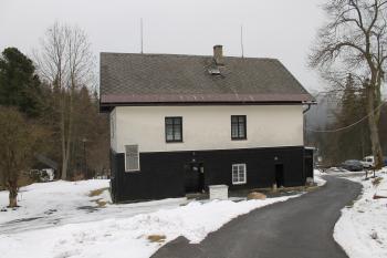 lovecký zámeček Hubertov (© Vlastislav Mareček, 03/2016)