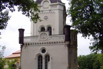 Vstupní brána (© romana procházková, 07/2011)