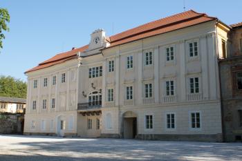 Severní průčelí (© romana procházková, 12/2011)