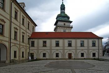 nádvoří zámku (© Rodochrozit, 11/2013)