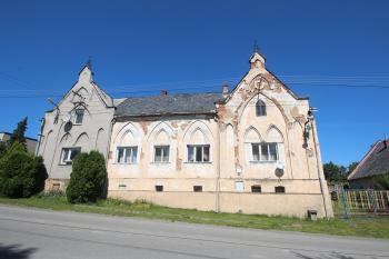 Budova č.p .28 mylně uváděná jako zámek (© Luděk Vláčil 08/2016)