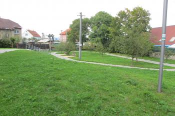 parčík na vých.straně (© D Dohňanský, 10/2017)