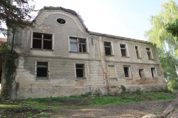 východní strana mladšího zámku (© D Dohňanský, 10/2017)