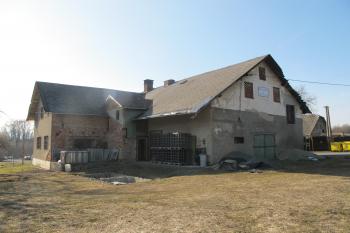Sv. nádvorní průčelí ( © Dušan Dohňanský 04/2019)