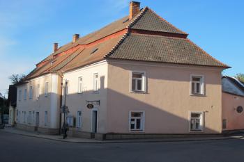 Sv.nároží letohrádku ( © Dušan Dohňanský 08/2019)