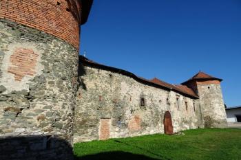 východní vstupní průčelí hradu od jihovýchodu ( © Jan P. Štěpánek 08/2016)