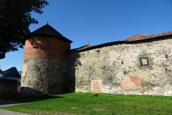 jižní část východního průčelí hradu ( © Jan P. Štěpánek 08/2016)