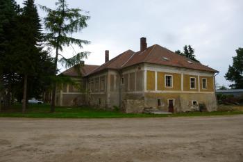 Žáky-nová tvrz (© Vlastislav Mareček, 05/2016)