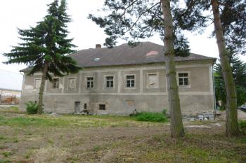 Žáky-nová tvrz (© Vlastislav Mareček, 05/2016)