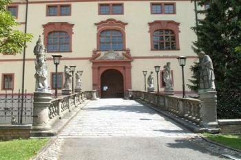 Most a vstupní brána (2002 ©Václav Hodek)
