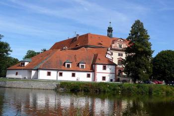 Celkový pohled od západu (© Jiří Cukr, 07/2009)