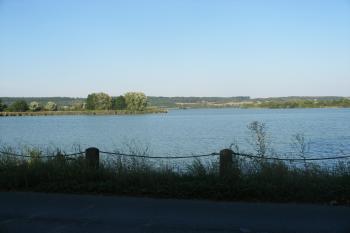 Žehuňský rybník z hráze (© Jiří Špaček, 09/2016)