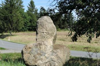 zadní strana smírčího kříže ( © Jan P. Štěpánek 08/2016)