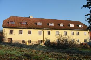 jižní strana zámku (© D Dohňanský, 11/2015)