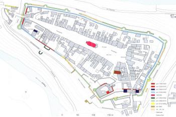 plán města s vyznačením městského opevnění a významných středověkých staveb (© infocentrum Drosendorf)