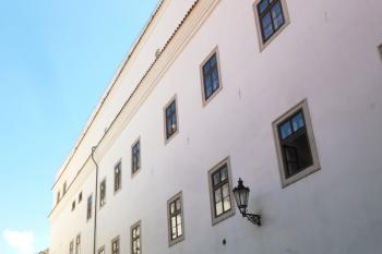 Jindřichův Hradec-bývalý jezuitský seminář s gymnasiem a kaplí sv. Víta (© Vlastislav Mareček, 08/2016)