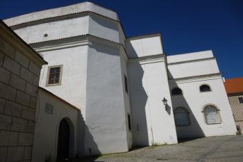 Jindřichův Hradec-bývalý jezuitský seminář s gymnasiem a kaplí sv. Víta (© Vlastislav Mareček, 08/2016)