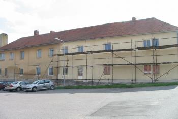 sev.strana zámku (© D Dohňanský, 10/2014)