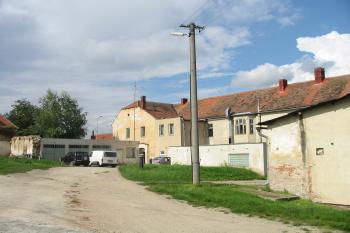 jižní, nádvorní část zámku (© D Dohňanský, 10/2014)
