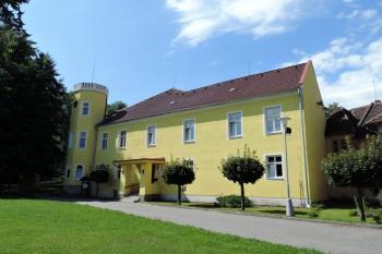 východní průčelí východního křídla zámku ( © Jan P. Štěpánek 08/2014)