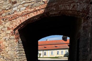  (© JOHANNA KARENOVÁ  08/2025)