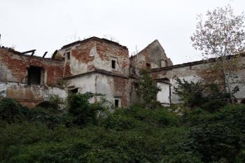 jihovýchodní nároží zámku s hmotou schodišťové věže (© Jan P. Štěpánek 10/2016)