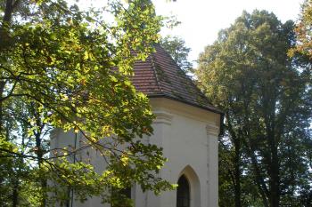 Vrčeň - kaple sv. Vojtěcha (© Jiří Špaček, 9/2016)
