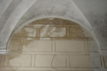 interiér přízemí - objevené sgrafito (© Petr Pospíšil, 08/2014)