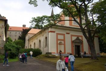 zámecký kostel - čelní fasáda (© Petr Pospíšil, 08/2014)