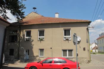 jižní část zámku (© D Dohňanský, 07/2018)
