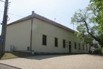 čelní strana od jz. (© D Dohňanský, 05/2018)