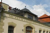 Muzeum a knihařská dílna Jendy Rajmana