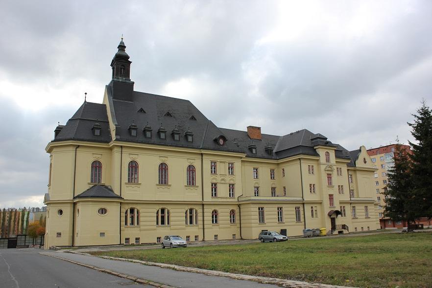 chlapecký seminář Petrinum s kaplí sv. Aloise