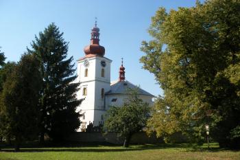 Velešice - kostel (© Jiří Špaček, 9/2016)
