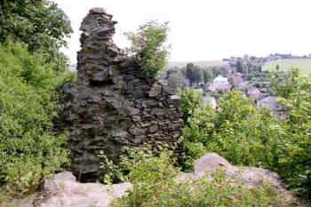 Zbytky zdí (© 2002 Vlky, Jirka Čížek)