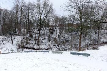 Pohled na pahorek od západu (© Jiří Cukr, 12/2009)