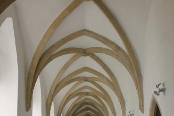 Znojmo-konventy minoritů, později františkánů a klarisek s kostelem Nanebevzetí P. Marie (© Vlastislav Mareček, 08/2015)