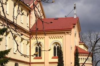 Klášterní kaple v neorománském slohu (© Jan P. Štěpánek, 04/2007)