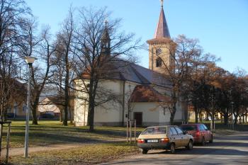 Hostomice - kostel (© Jiří Špaček, 11/2016)