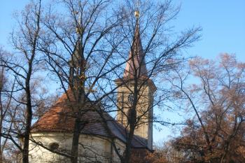 Hostomice - kostel (© Jiří Špaček, 11/2016)