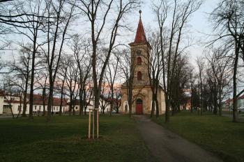 cesta ke kostelu (© Stanislav Drda 02/2016)