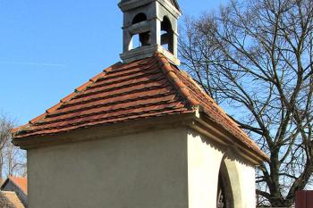 Kaple sv. Václava v Debrnu ( © Pavel Vítek 03/2015)