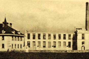 jižní pohled na Eltzerovu přádelnu - po roce 1897 (© T. Adamec, M. Klega, V. Peter: Pozdrav z Frýdku - Místku, 2009)